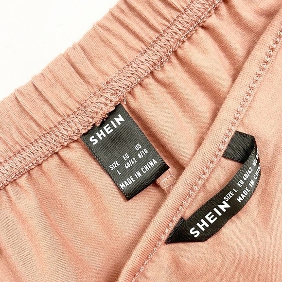 SHEIN ruffle crop top + shorts set - Picture 3 of 4